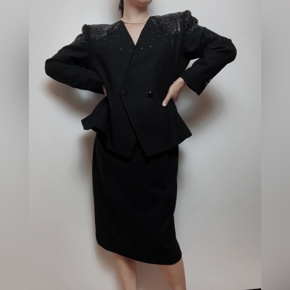 Nolan Miller Other - Vinatge Nolan Miller Chic Suit Wool Embllished  With Rhinestone Snake skin Beads